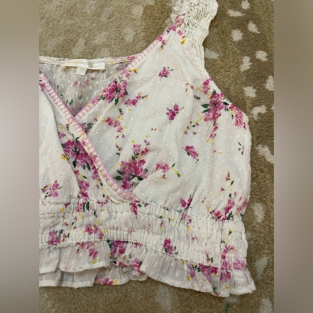Love Shack Fancy white pink floral lace crochet sleeve crop tank women’s size L - Picture 3 of 8